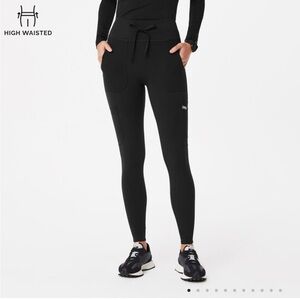 FIGS High Waisted Skinny Scrub Legging BLACK Size Small BNWT